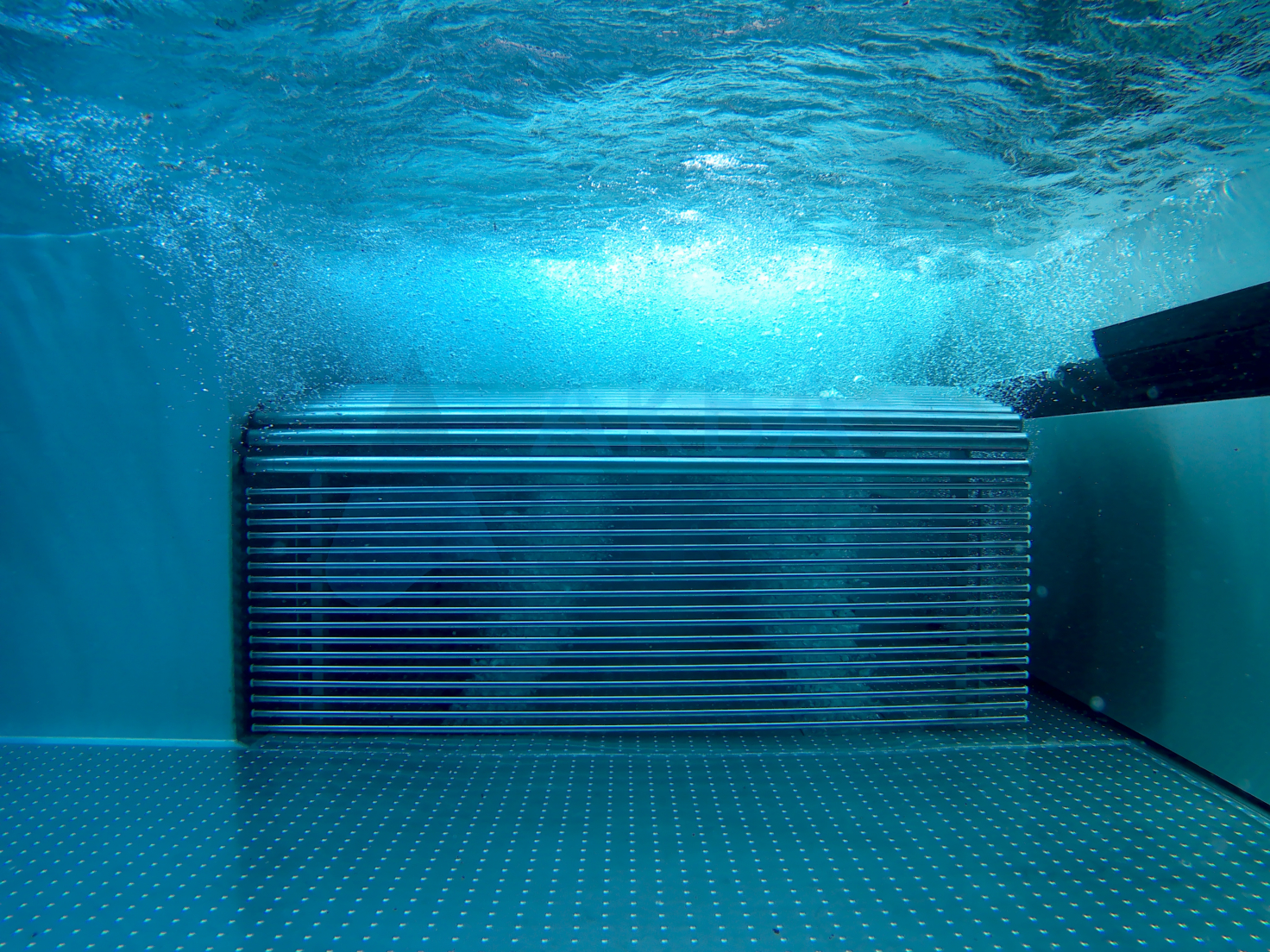 Outdoor overflow pool  8х4