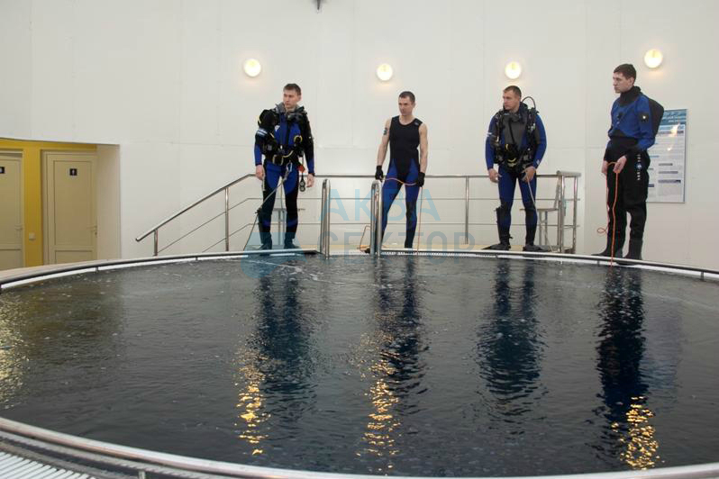 Deep pool for divers training
