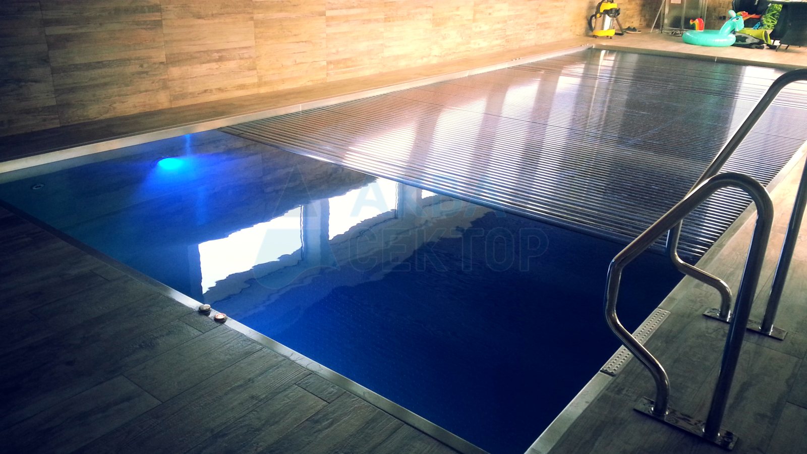 Indoor skimmer pool  10х4