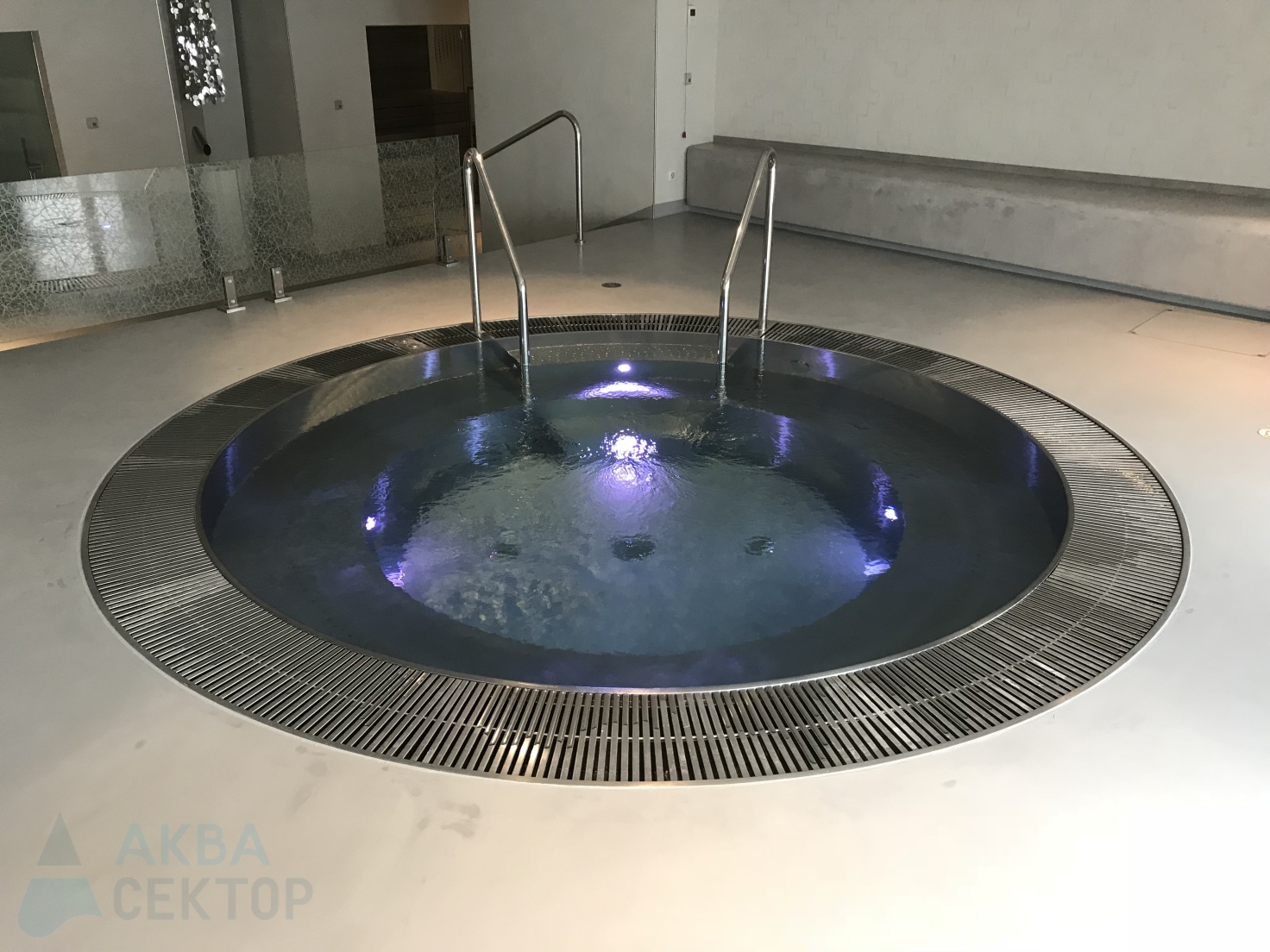 Stainless steel hot tube ROUND